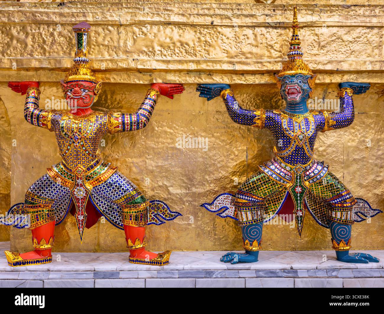Mythische Figuren im Royal Grand Palace, Bangkok, Thailand Stockfoto
