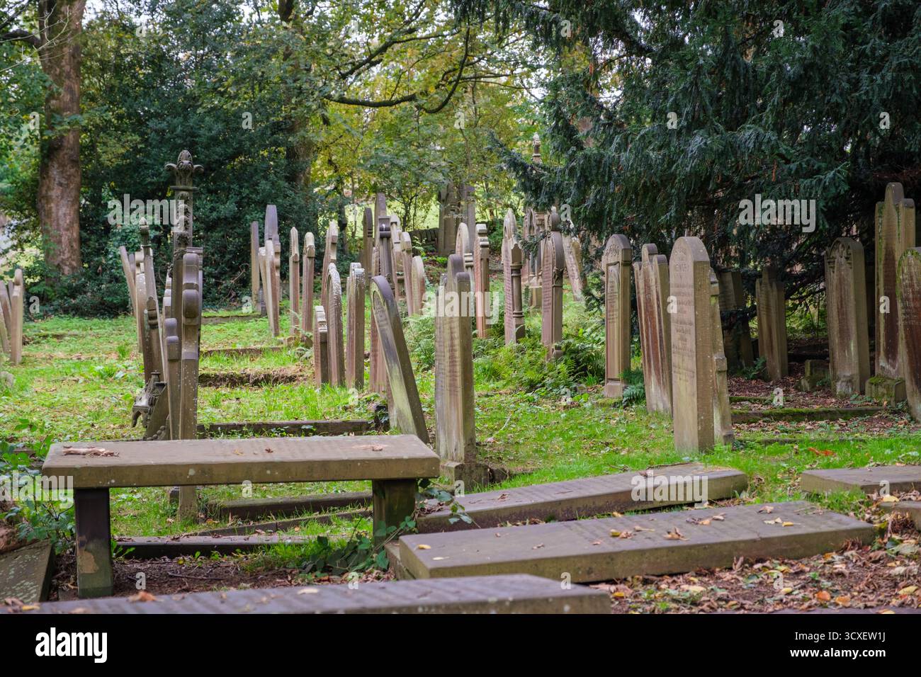 Gräber auf dem Bronte Parsonage Cemetery, Haworth, West Yorkshire, England, Großbritannien Stockfoto