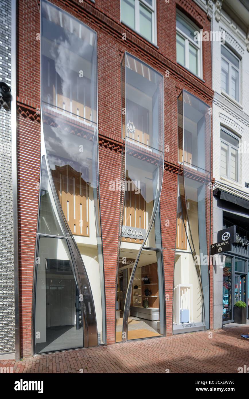 Amsterdam, Pieter Cornelisz Hooftstraat 138, Rimowa // Amsterdam, Pieter Cornelisz Hooftstraat 138, Rimowa Stockfoto Amsterdam, Pieter Cornelisz Hooftstraat 138, Rimowa // Amsterdam, Pieter Cornelisz Hooftstraat 138, Rimowa Stockfoto