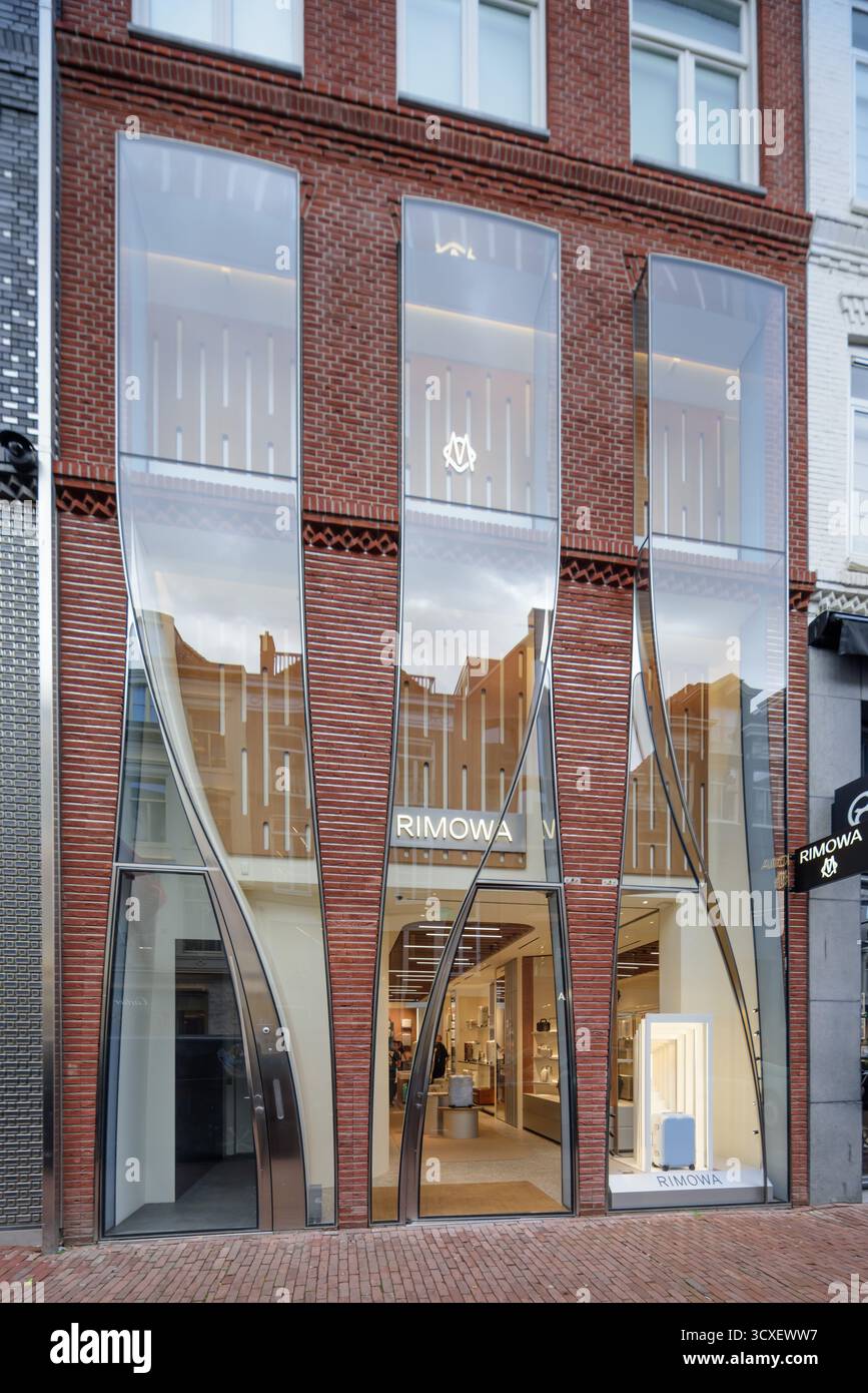 Amsterdam, Pieter Cornelisz Hooftstraat 138, Rimowa // Amsterdam, Pieter Cornelisz Hooftstraat 138, Rimowa Stockfoto Amsterdam, Pieter Cornelisz Hooftstraat 138, Rimowa // Amsterdam, Pieter Cornelisz Hooftstraat 138, Rimowa Stockfoto