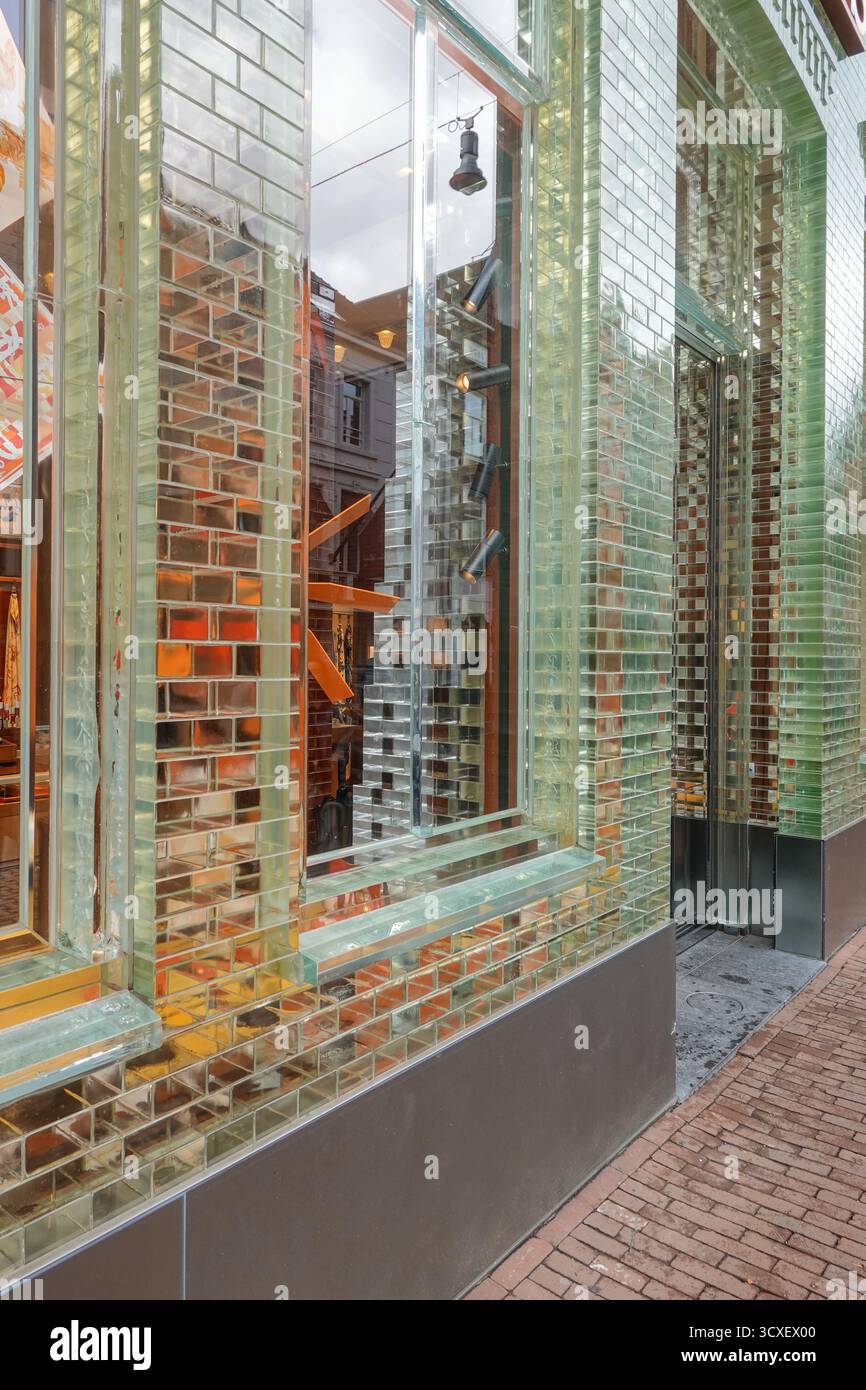 Amsterdam, Pieter Cornelisz Hooftstraat 94, Hermes, Kristallhäuser // Amsterdam, Pieter Cornelisz Hooftstraat 94, Hermes, Kristallhäuser Stockfoto Amsterdam, Pieter Cornelisz Hooftstraat 94, Hermes, Kristallhäuser // Amsterdam, Pieter Cornelisz Hooftstraat 94, Hermes, Kristallhäuser Stockfoto