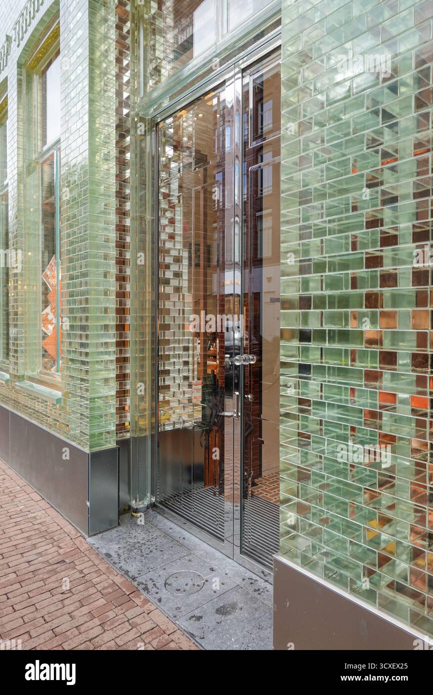 Amsterdam, Pieter Cornelisz Hooftstraat 94, Hermes, Kristallhäuser // Amsterdam, Pieter Cornelisz Hooftstraat 94, Hermes, Kristallhäuser Stockfoto Amsterdam, Pieter Cornelisz Hooftstraat 94, Hermes, Kristallhäuser // Amsterdam, Pieter Cornelisz Hooftstraat 94, Hermes, Kristallhäuser Stockfoto