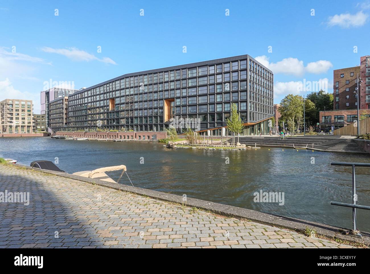 Amsterdam, Stadtentwicklungsgebiet Ijburg, Mixed Use Gebäude Jonas von Orange Architects // Amsterdam, Entwicklungsgebiet Ijburg, Mixed Use Gebäude Jon Stockfoto Amsterdam, Stadtentwicklungsgebiet Ijburg, Mixed Use Gebäude Jonas von Orange Architects // Amsterdam, Entwicklungsgebiet Ijburg, Mixed Use Gebäude Jon Stockfoto