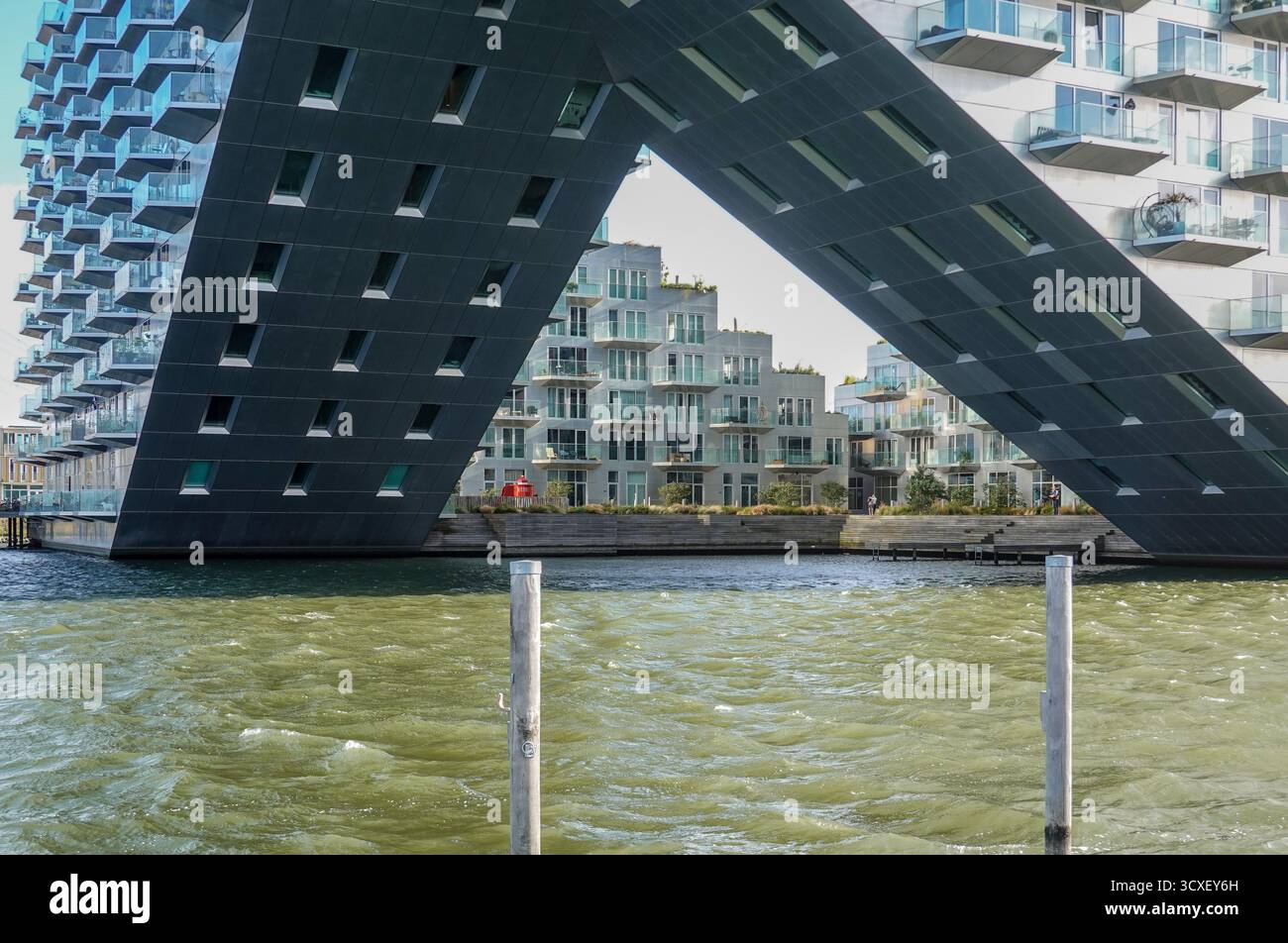 Amsterdam, Stadtentwicklungsgebiet Ijburg, Sluishuis von Bjarke Ingels Group (BIG) und Barcode Architects // Amsterdam, Development Area Ijburg, Sluis Stockfoto Amsterdam, Stadtentwicklungsgebiet Ijburg, Sluishuis von Bjarke Ingels Group (BIG) und Barcode Architects // Amsterdam, Development Area Ijburg, Sluis Stockfoto