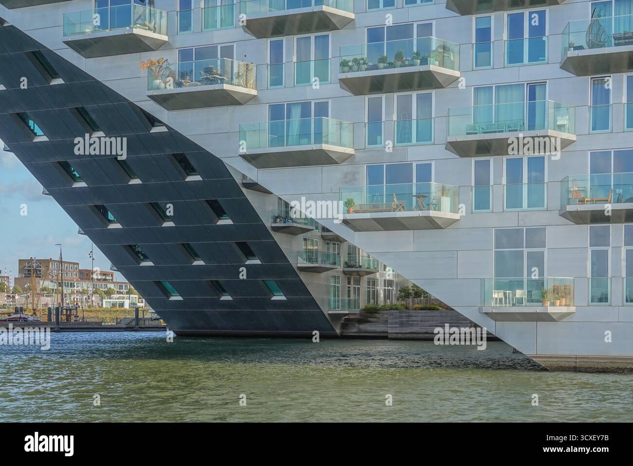 Amsterdam, Stadtentwicklungsgebiet Ijburg, Sluishuis von Bjarke Ingels Group (BIG) und Barcode Architects // Amsterdam, Development Area Ijburg, Sluis Stockfoto Amsterdam, Stadtentwicklungsgebiet Ijburg, Sluishuis von Bjarke Ingels Group (BIG) und Barcode Architects // Amsterdam, Development Area Ijburg, Sluis Stockfoto