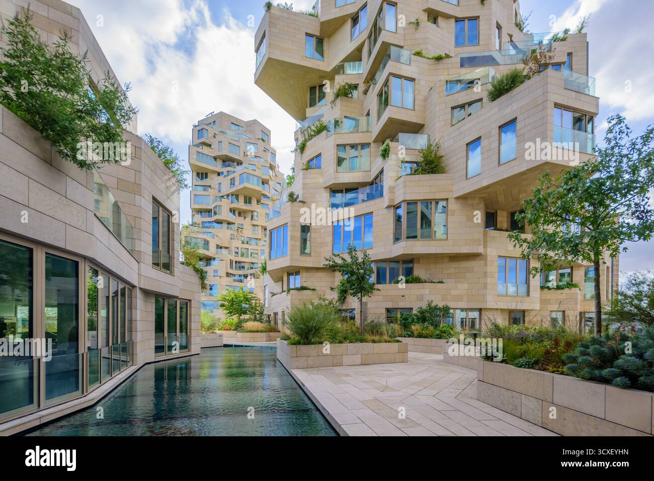 Amsterdam, Hochhaus 'das Tal' von MVRDV Architects, 2022 // Amsterdam, Wolkenkratzer 'das Tal' von MVRDV Architects, 2022 Stockfoto Amsterdam, Hochhaus 'das Tal' von MVRDV Architects, 2022 // Amsterdam, Wolkenkratzer 'das Tal' von MVRDV Architects, 2022 Stockfoto