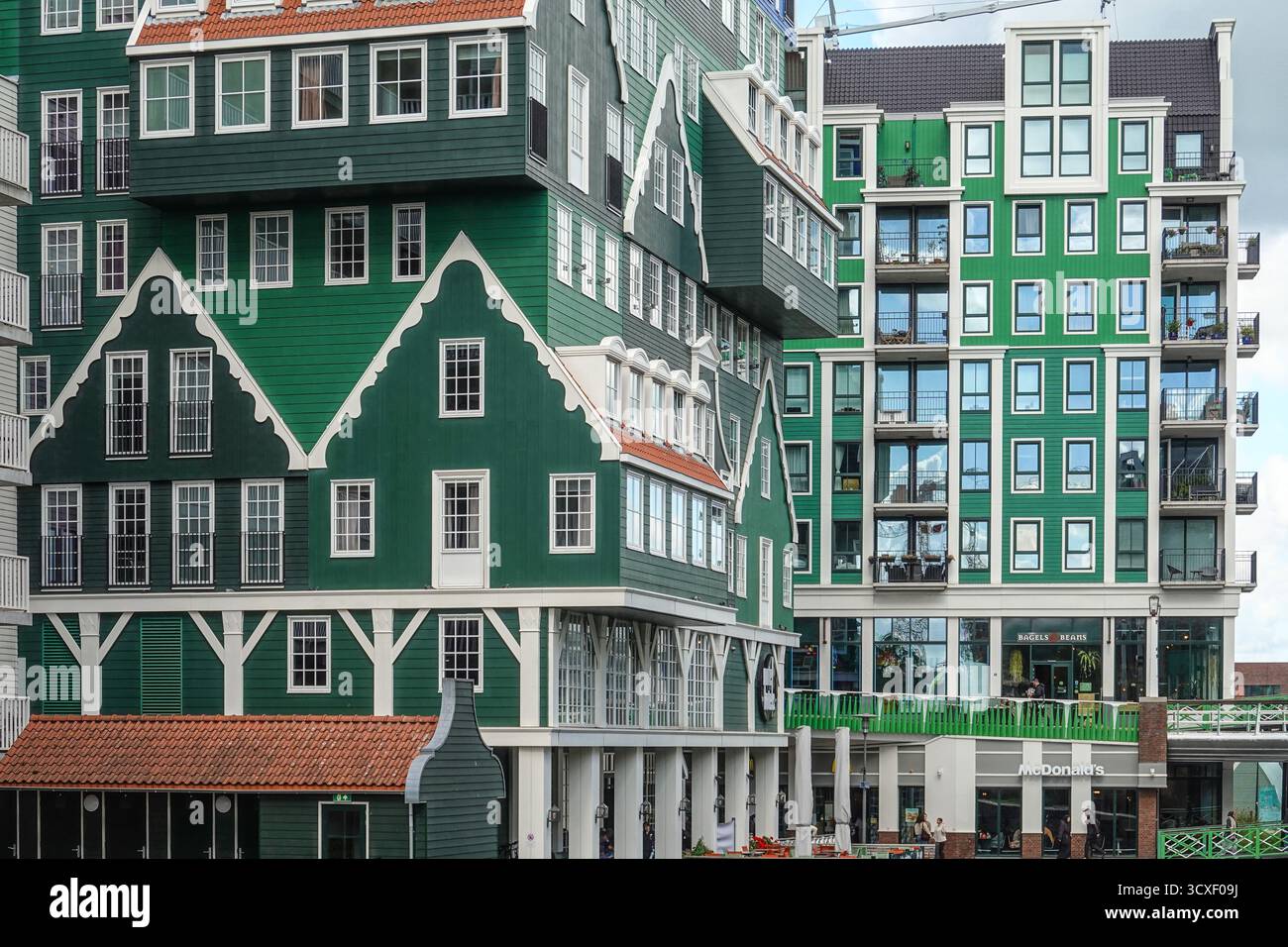 Zaanstad, Provincialeweg, Hotel Inntel von WAM Architekten // Zaanstad, Provincialeweg, Inntel Hotel by WAM Architekten Stockfoto Zaanstad, Provincialeweg, Hotel Inntel von WAM Architekten // Zaanstad, Provincialeweg, Inntel Hotel by WAM Architekten Stockfoto