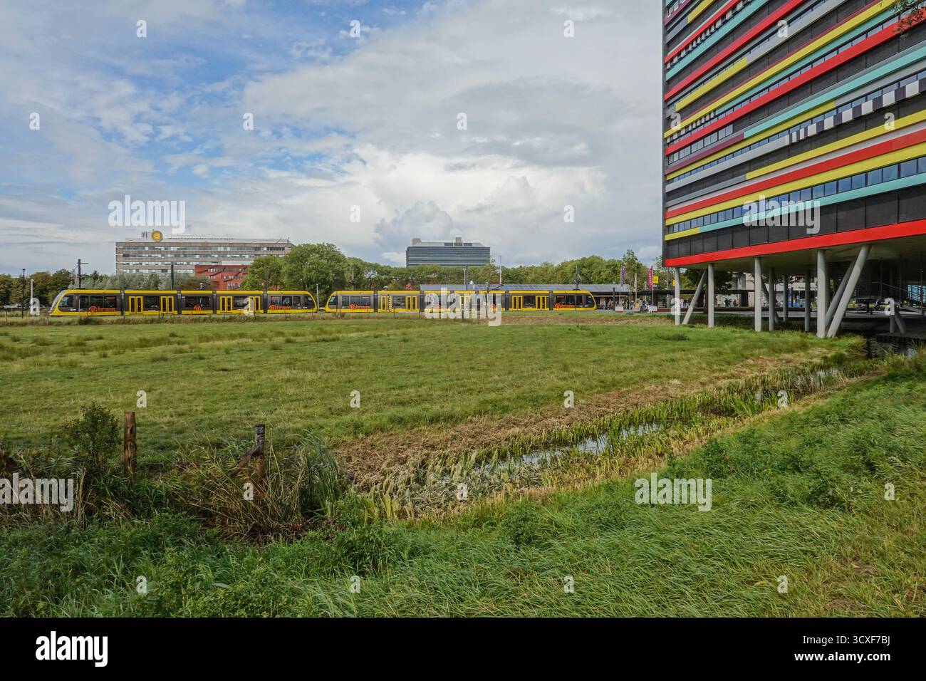Universität Utrecht, Straßenbahn, Hogeschool Utrecht (Padualaan 97) // Universität Utrecht, Tramway, Hogeschool Utrecht (Padualaan 97) Stockfoto
