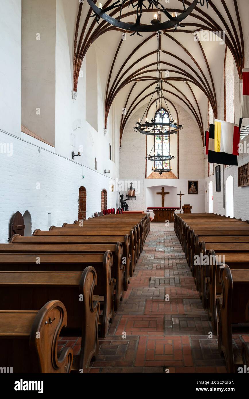 Gniew, Polen, 22. August 2025 Innere der Kapelle der mittelalterlichen Burg des Deutschen Ordens Stockfoto