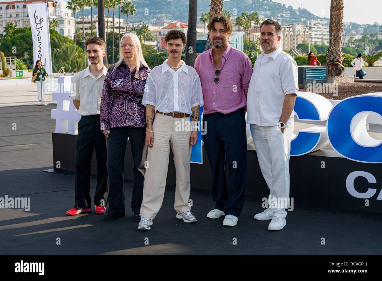 Cannes, Frankreich, 14. Oktober 2025, Photocall: Ku’Damm 77, ZDF Studios während der MIPCOM 2025 - The World’s Entertainment Content Market © Ifnm Press Stockfoto Cannes, Frankreich, 14. Oktober 2025, Photocall: Ku’Damm 77, ZDF Studios während der MIPCOM 2025 - The World’s Entertainment Content Market © Ifnm Press Stockfoto
