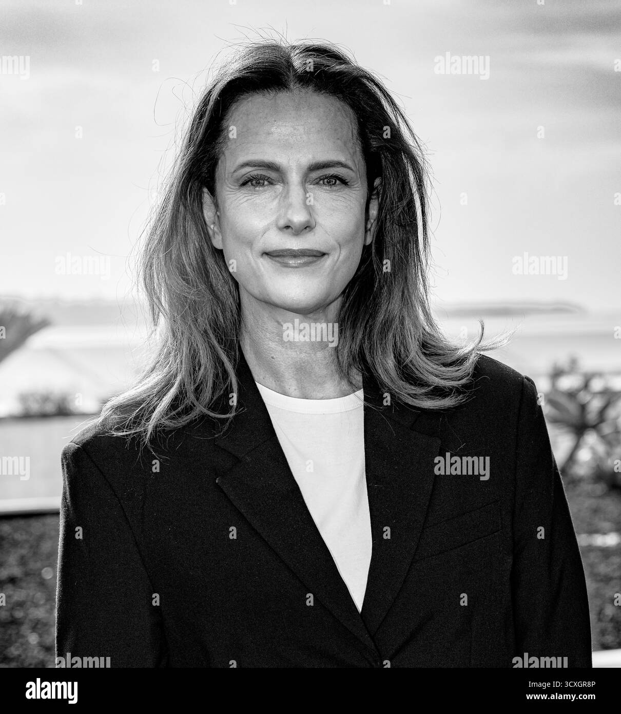 Cannes, Frankreich, 14. Oktober 2025, Claudia Michelsen nimmt am Photocall: Ku’Damm 77, ZDF Studios während der MIPCOM 2025 Teil - The World's Entertainment Content Market © Ifnm Press Stockfoto Cannes, Frankreich, 14. Oktober 2025, Claudia Michelsen nimmt am Photocall: Ku’Damm 77, ZDF Studios während der MIPCOM 2025 Teil - The World's Entertainment Content Market © Ifnm Press Stockfoto