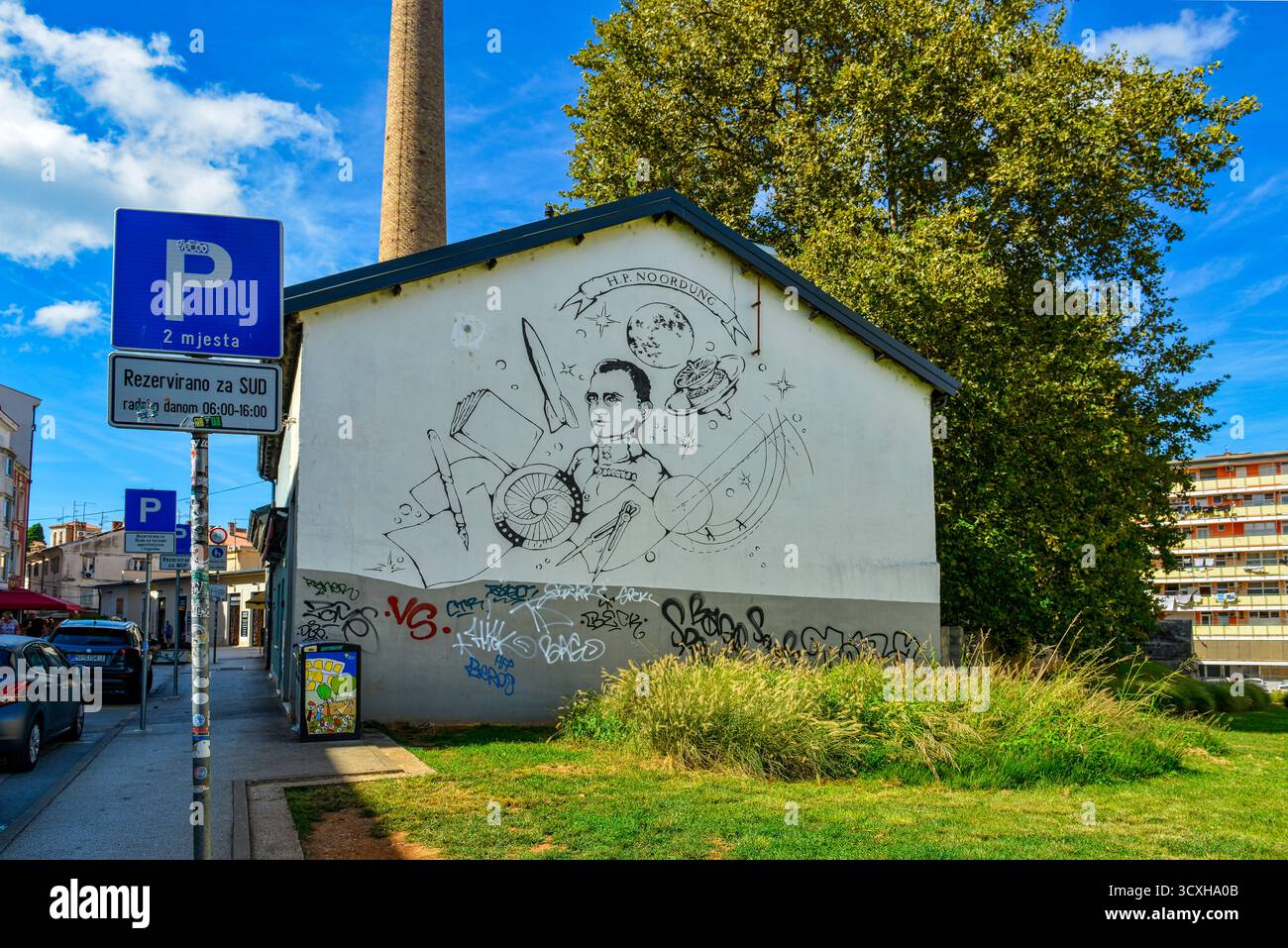 Eine Hommage an H P Noordunc, gemalt an der Wand eines Gebäudes in Pula, Kroatien Stockfoto