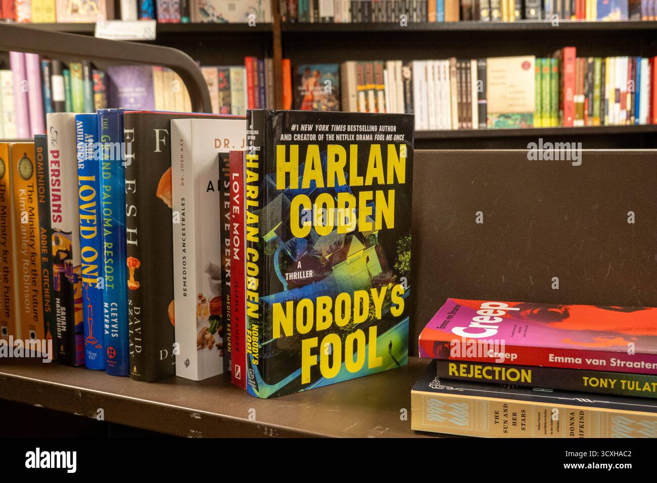 Barnes & Noble Booksellers auf der Fifth Avenue in New York City bietet eine große Auswahl an Büchern, Zeitschriften, Musik und Spielen, USA 2025 Stockfoto