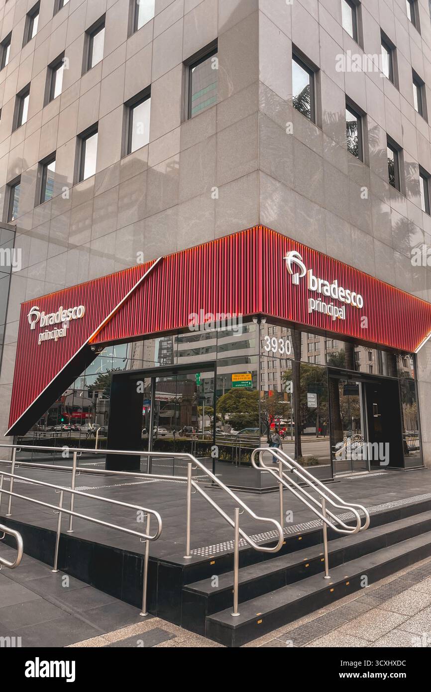 Bradesco, brasilianische Bank bei Faria Lima, Sao paulo, Brasilien. Oktober 2025. Stockfoto