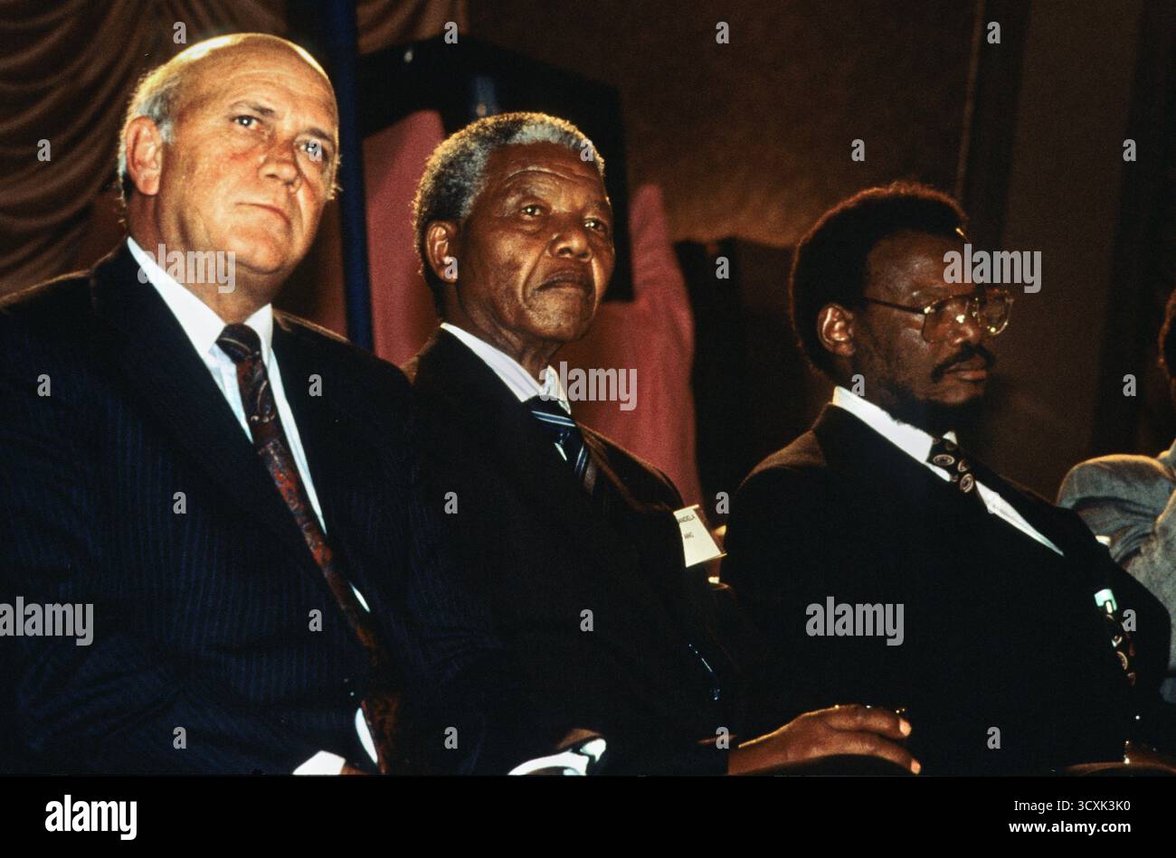 (L-R) SA-Präsident DeKlerk, Mandela des Afrikanischen Nationalkongresses und Buthelezi der Inkatha Freedom Party bei der Nationalen Friedenskonvention. 17/08/91 Stockfoto