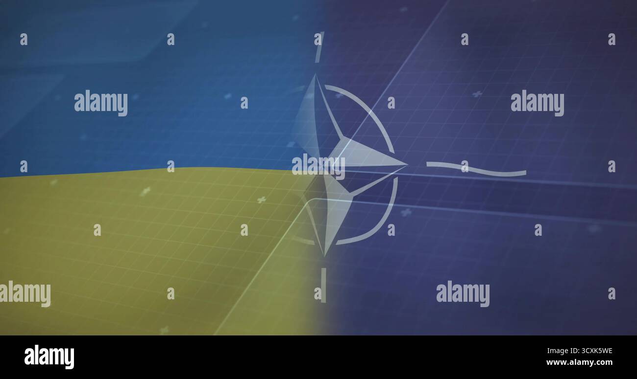 Mit dem NATO-Kompassrosenemblem, das über ein geteiltes digitales Gitter mit ukrainischer Flagge schwimmt Stockfoto