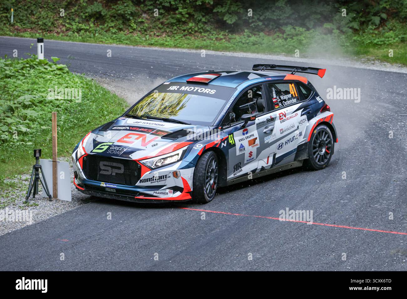 Rallye Weiz 2025, Auto Nr. 41. Fahrer: Simon Wagner, Beifahrer: Hanna Ostlender. Team/Fahrzeug: Hyundai i20 N Rally2. Redaktionelle Motorsportfotografie. Stockfoto