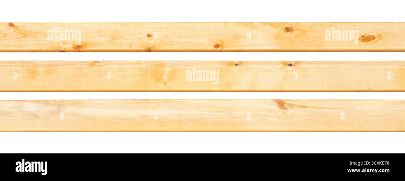 Hellbraune Holzlatten isoliert auf weißem Hintergrund. Stockfoto