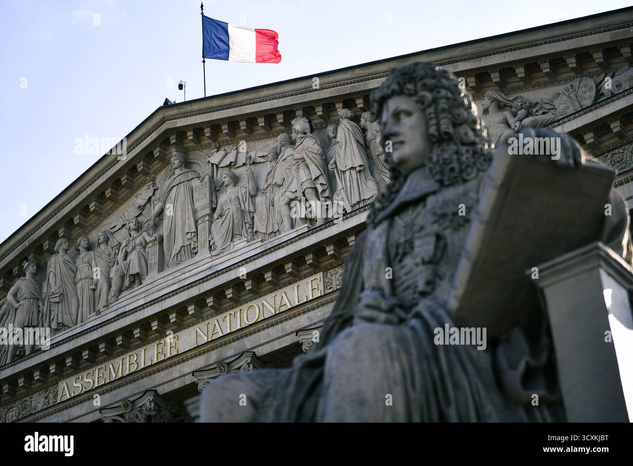 Paris, Frankreich. Oktober 2025. Dieses Foto zeigt die französische Nationalversammlung am 14. Oktober 2025 in Paris. Foto: Firas Abdullah/ABACAPRESS.COM Credit: Abaca Press/Alamy Live News Stockfoto