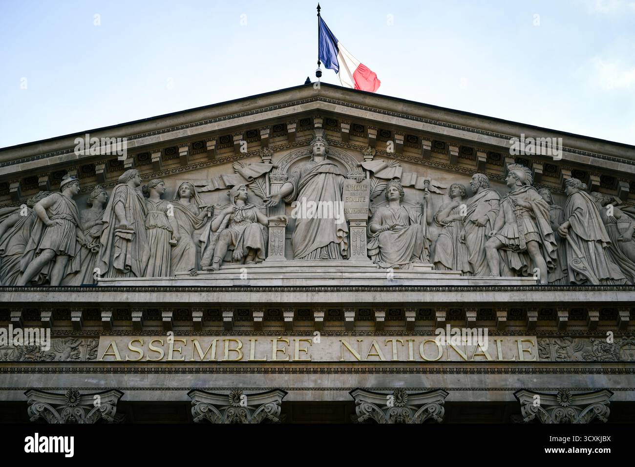 Paris, Frankreich. Oktober 2025. Dieses Foto zeigt die französische Nationalversammlung am 14. Oktober 2025 in Paris. Foto: Firas Abdullah/ABACAPRESS.COM Credit: Abaca Press/Alamy Live News Stockfoto