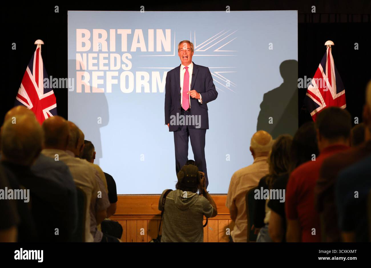 Das Bild vom 27. Juni 2024 zeigt Nigel Farage, den Führer der Reform UK, in Boston in Lincolnshire. Stockfoto