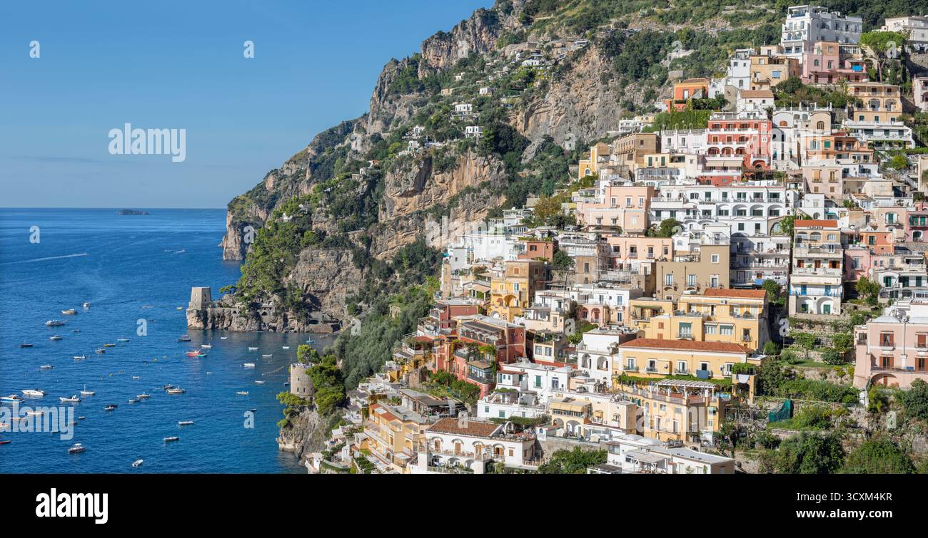 Positano - Amalfiküste - die Stadt mit der Küste Stockfoto
