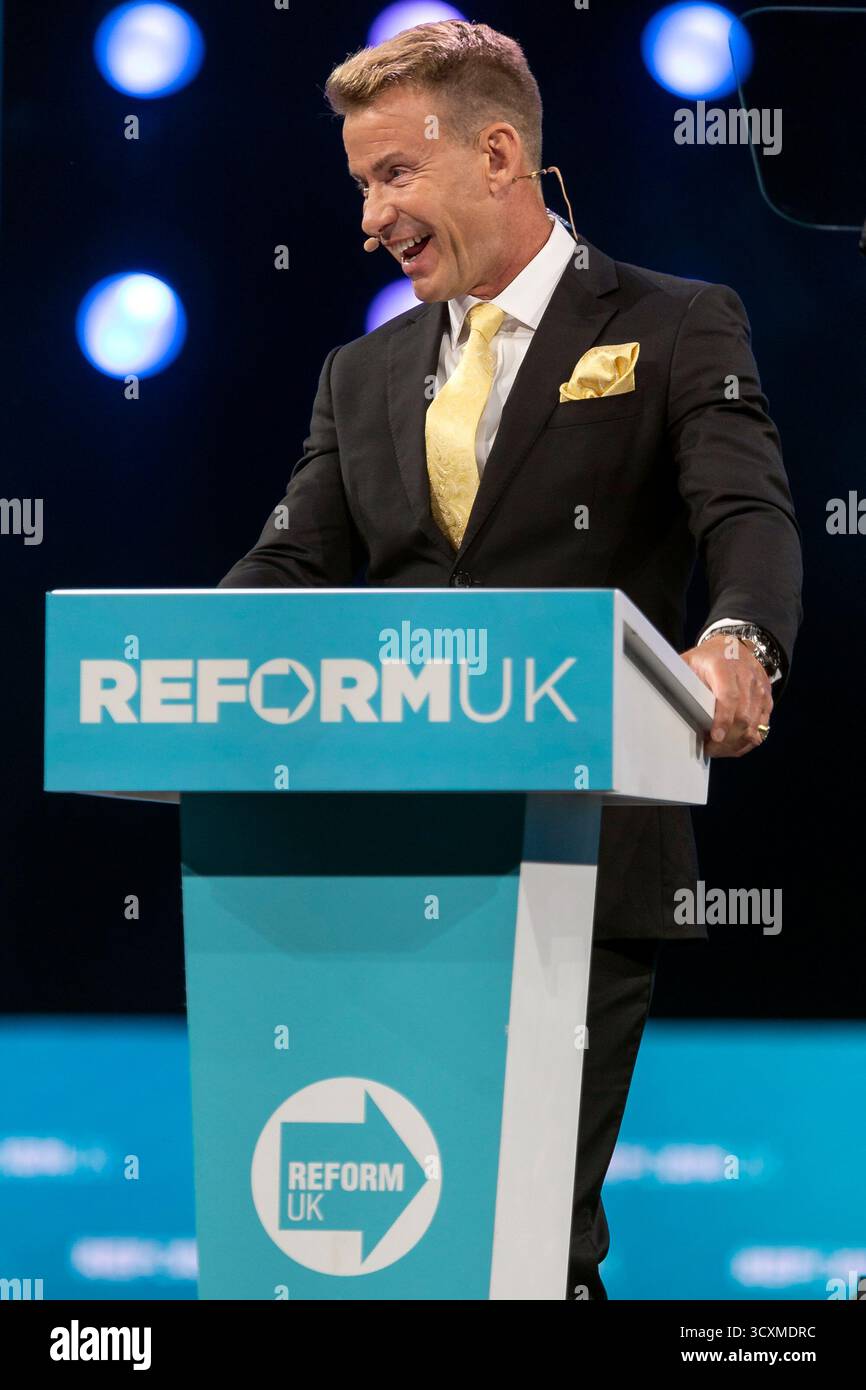 The NEC, Birmingham, UK – 5. September 2025 Dr. David Bull, Vorsitzender von Reform UK, hält die Eröffnungsansprache an die Delegierten auf der Reform UK Conference 2025. Stockfoto