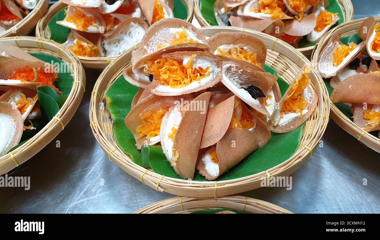 Thai Crispy Pancakes Dessert Stockfoto
