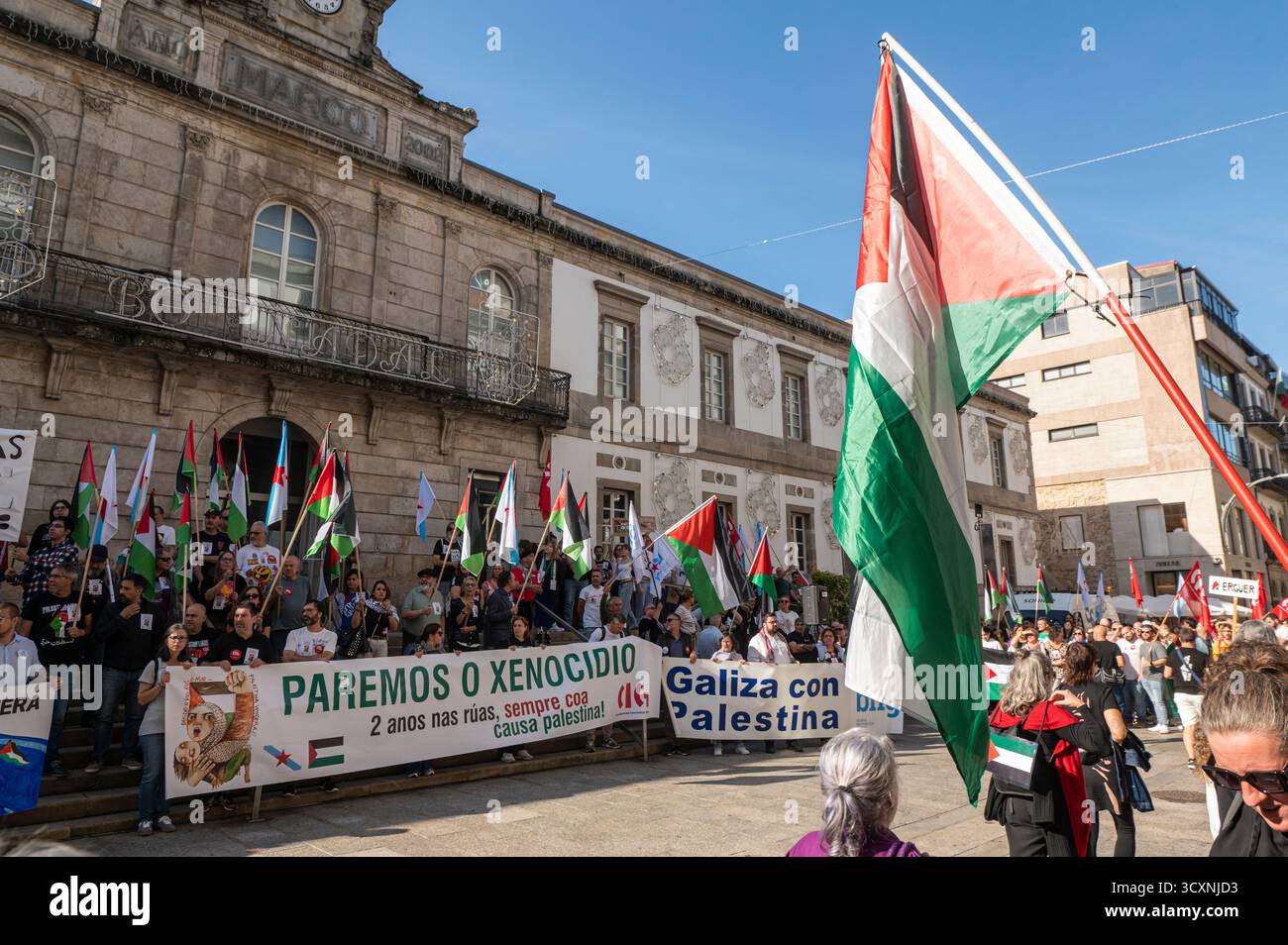 Vigo, Spanien. Oktober 2025. Eine Kundgebung zur Verteidigung der Menschenrechte in Palästina, ausgelöst durch den Völkermord der israelischen Regierung, organisiert von Gewerkschaften im ganzen Land, die zu einem Generalstreik zur Teilnahme an den Protesten aufrufen. Quelle: Xan Gasalla/Alamy Live News Stockfoto