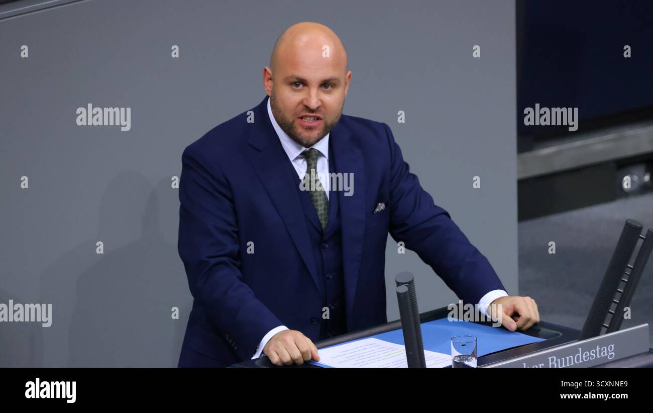 Berlin, Deutschland, 15. Oktober 2025. Debatte des Bundestages über Zahlungen an internationale Nichtregierungsorganisationen . Foto: Klaus Kroenert Credit: Klaus Kroenert/Alamy Live News Stockfoto