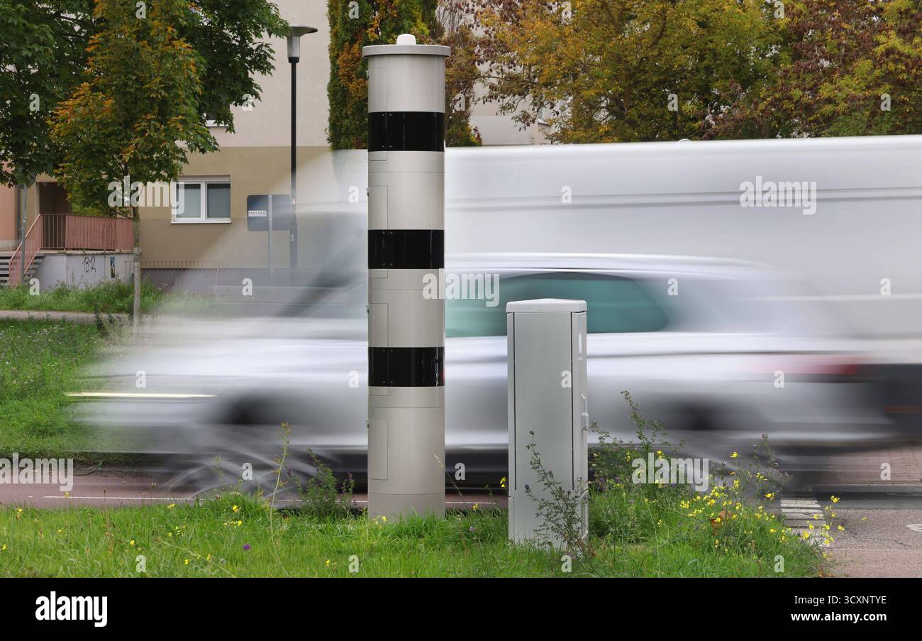 0.10.2025 Sachsen Anhalt Sachsen-Anhalt Halle Saale B80 Halle-Neustadt Rennbahnkreuz Verkehr Autoverkehr Blitzer Blitzersäule stationäres Messgerät zur Geschwindigkeit und/oder Rotlichtüberwachung Geschwindigkeitsverstöße Bussgeld Poliscan Speed Blitzer Blitzer-Säule Ampelblitzer Säulenblitzer Säulen-Blitzer *** 0 10 2025 Sachsen Anhalt Sachsen Anhalt Halle Saale B80 Halle Neustadt Rennbahnkreuz Verkehrspolierte Geschwindigkeitskamera Blitzer Blitzer Geschwindigkeitsmessgerät Geschwindigkeitsüberwachung Stationsmessgerät für Geschwindigkeitsüberwachung Geschwindigkeitsmesser und Geschwindigkeitsmesser für Geschwindigkeitsüberwachung Stockfoto
