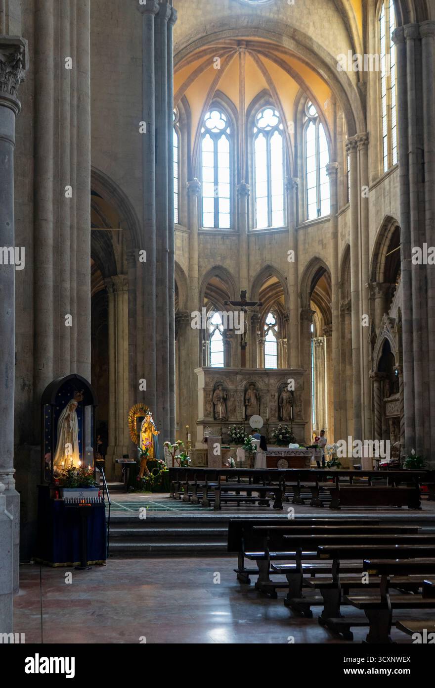 Das Innere der Kirche San Lorenzo Stockfoto