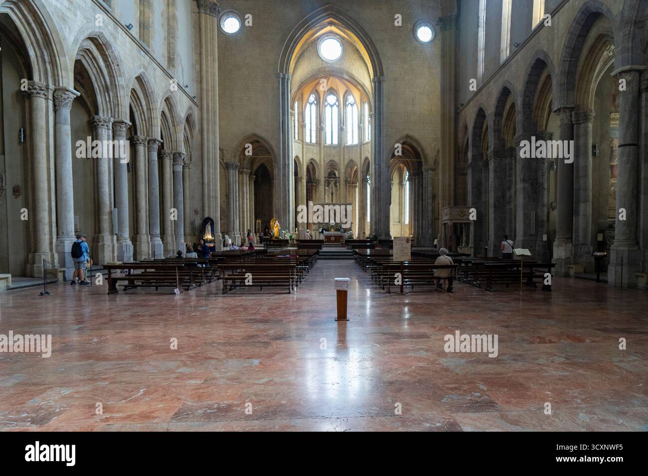 Das Innere der Kirche San Lorenzo Stockfoto