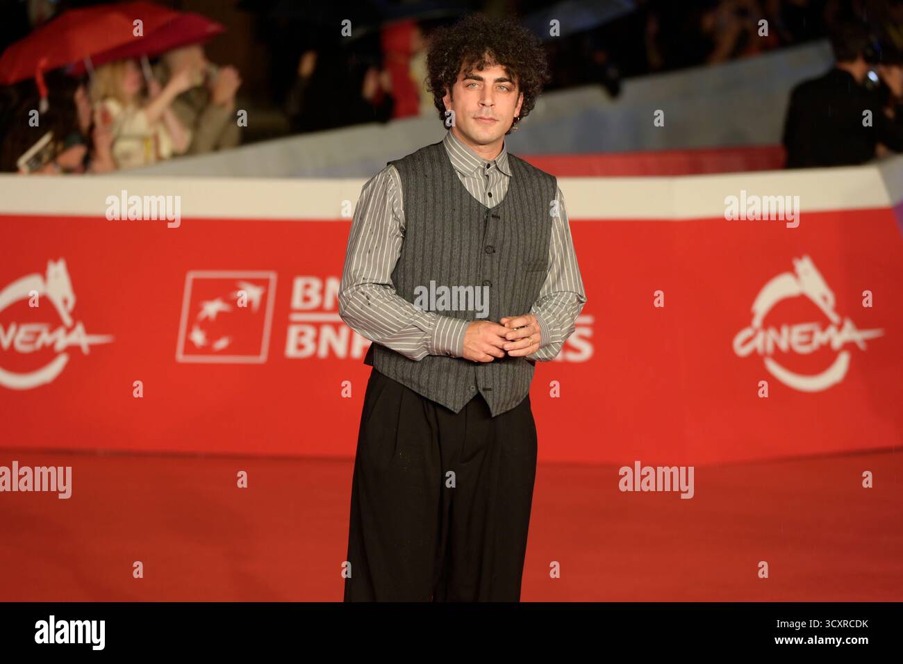 Rom, Italien. Oktober 2025. Moses Concas besucht den roten Teppich des Films La vita va Così während des Rome Film fest 2025 im Auditorium Parco Della Musica. Quelle: SOPA Images Limited/Alamy Live News Stockfoto