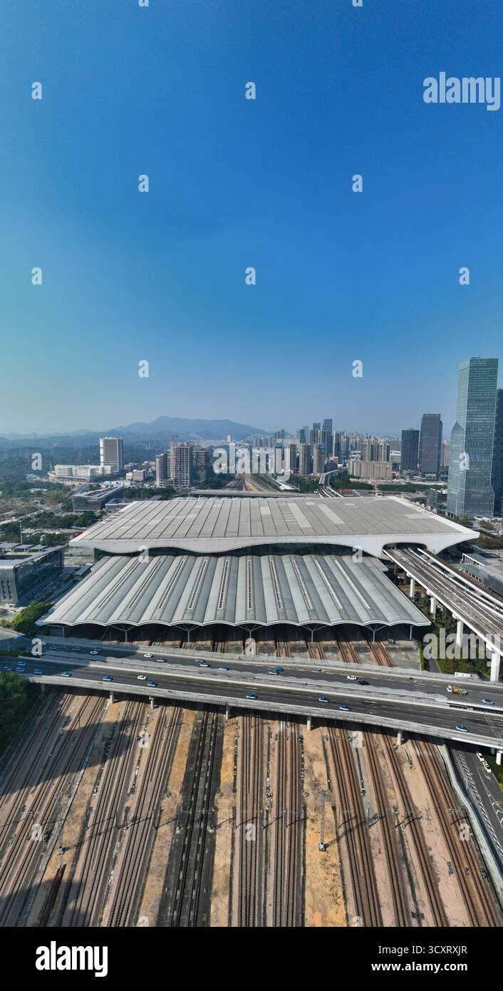 Luftaufnahmen des Shenzhen North Station Central Park im Bezirk Longhua, Shenzhen Stockfoto