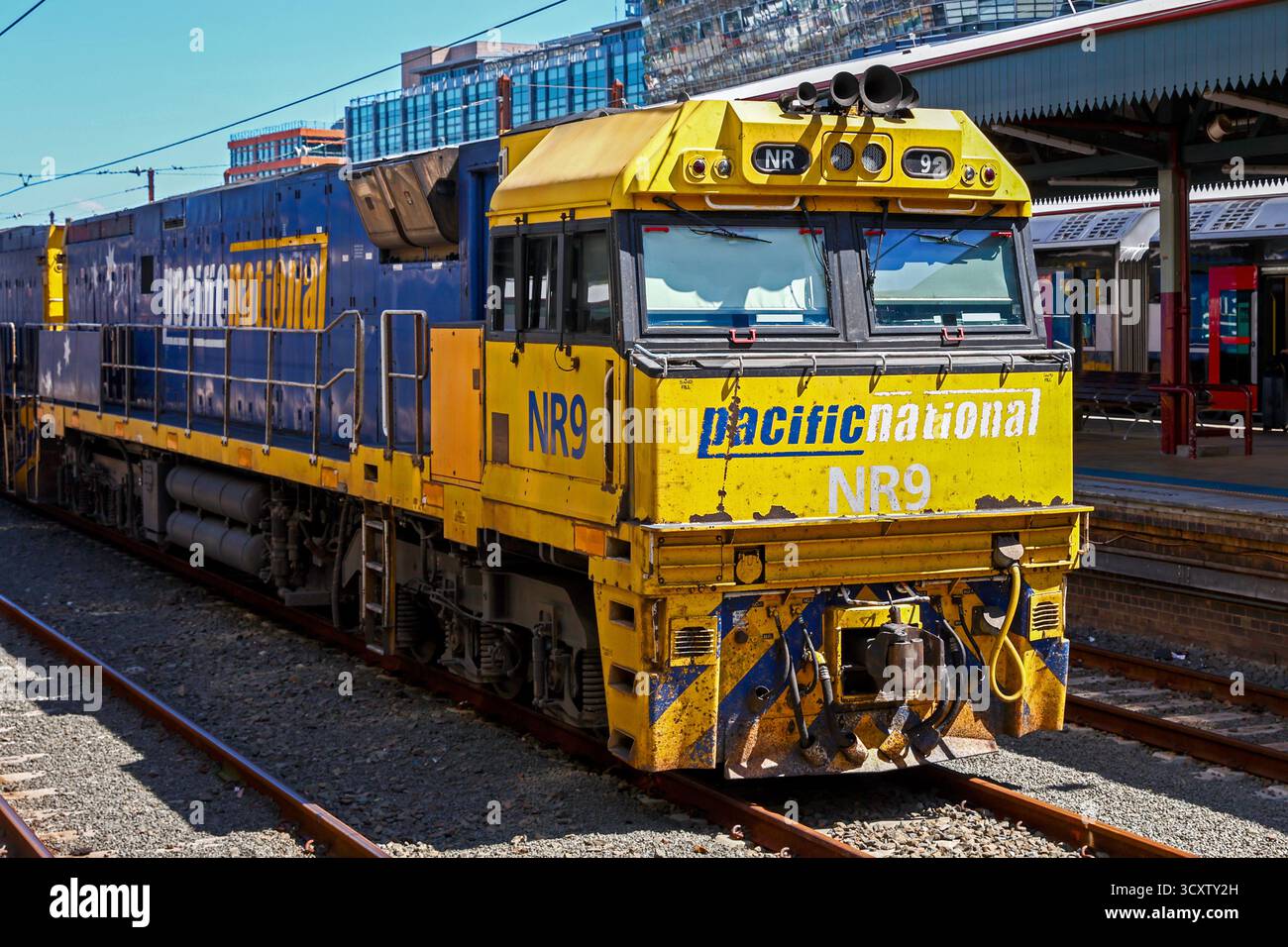 Pacific National NR9 ist eine Lokomotive der NR-Klasse des australischen Schienengüterverkehrsunternehmens Pacific National. Eine Diesel-Elektrolokomotive, die Stockfoto