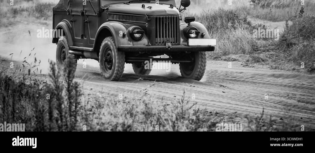 ALTES MILITÄRAUTO Stockfoto