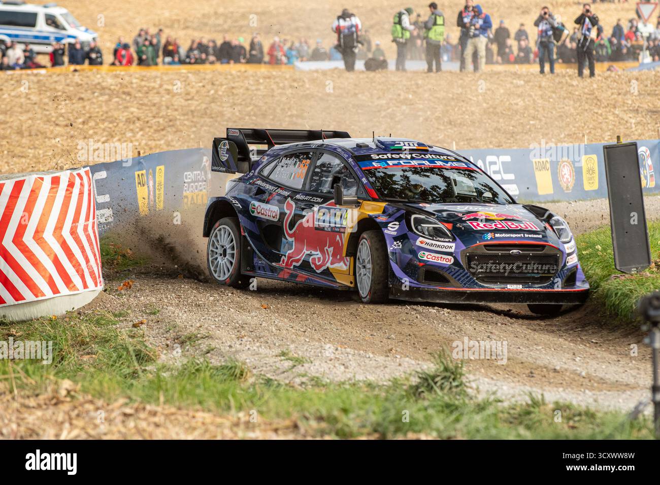 Joshua MCERLEAN (IRL), Eoin TREACY (IRL) auf einer FORD Puma RALLY1 eines Teams M-SPORT FORD WORLD RALLYETEAMS während der FIA WRC MITTELEUROPÄISCHEN RALLYE Passau, Deutschland, am 16. Oktober 2025 Stockfoto