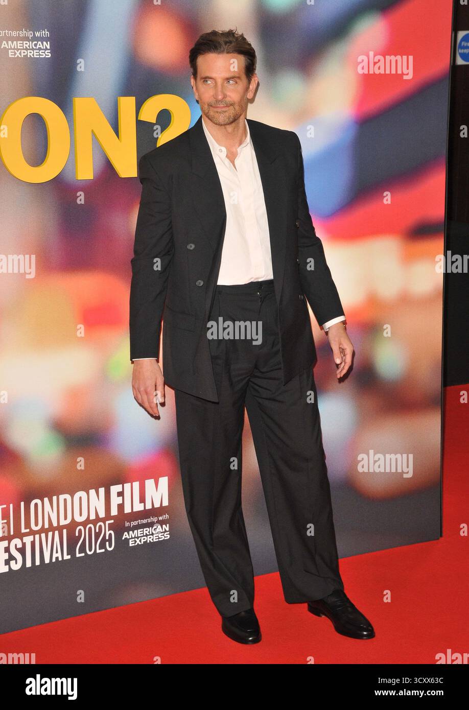 London, Großbritannien. Oktober 2025. Bradley Cooper beim "ist das Ding an?" 69. BFI London Film Festival Headline Gala, Tag 7, Royal Festival Hall, Belvedere Road, am Dienstag, 14. Oktober 2025 in London, England, Großbritannien. CAP/CAN © CAN/Capital Pictures Credit: Capital Pictures/Alamy Live News Stockfoto