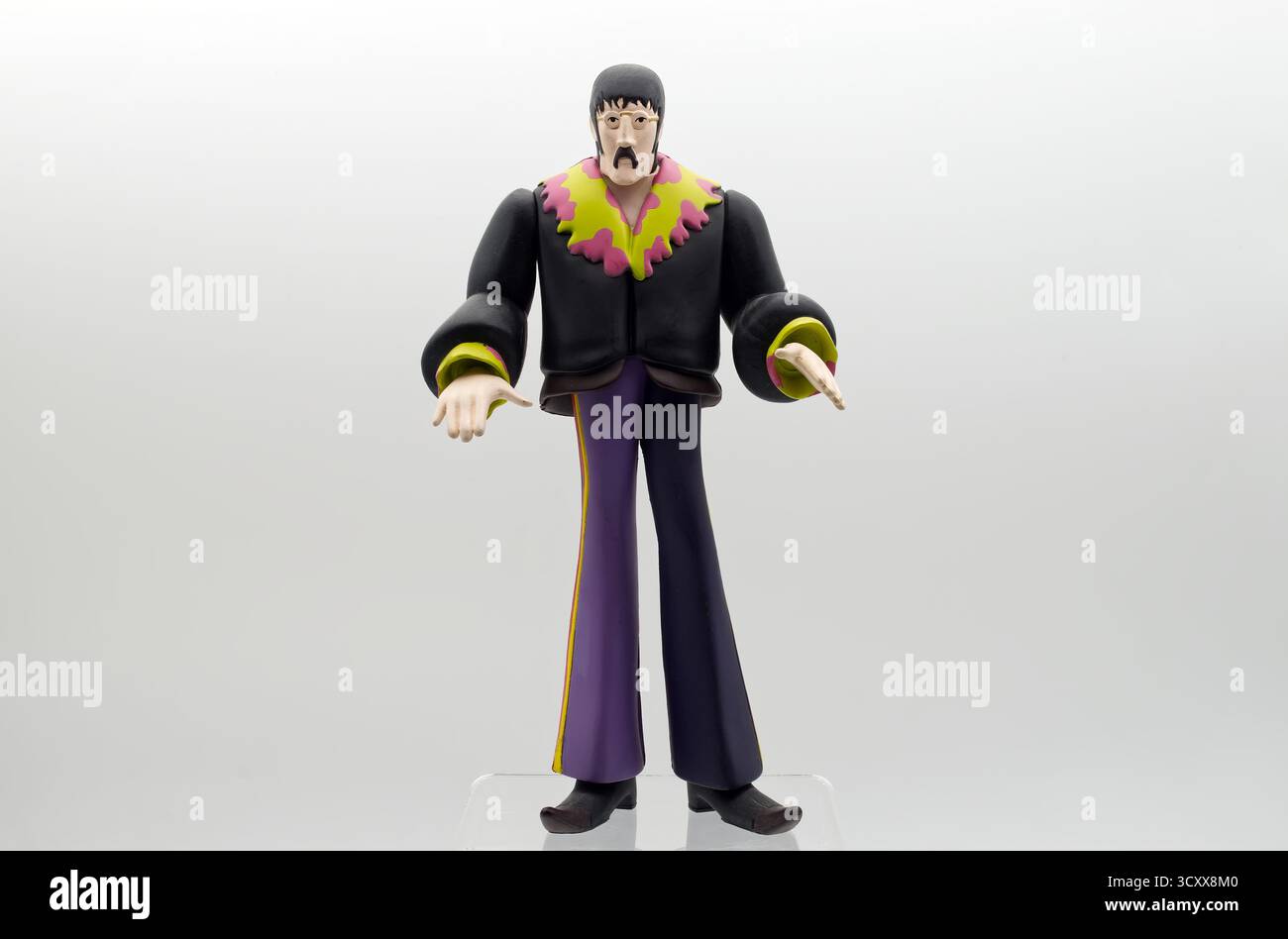 John Lennon gelbe U-Boot-Figur von mcfarlane Toys, isoliert auf weißem Hintergrund. Stockfoto John Lennon gelbe U-Boot-Figur von mcfarlane Toys, isoliert auf weißem Hintergrund. Stockfoto