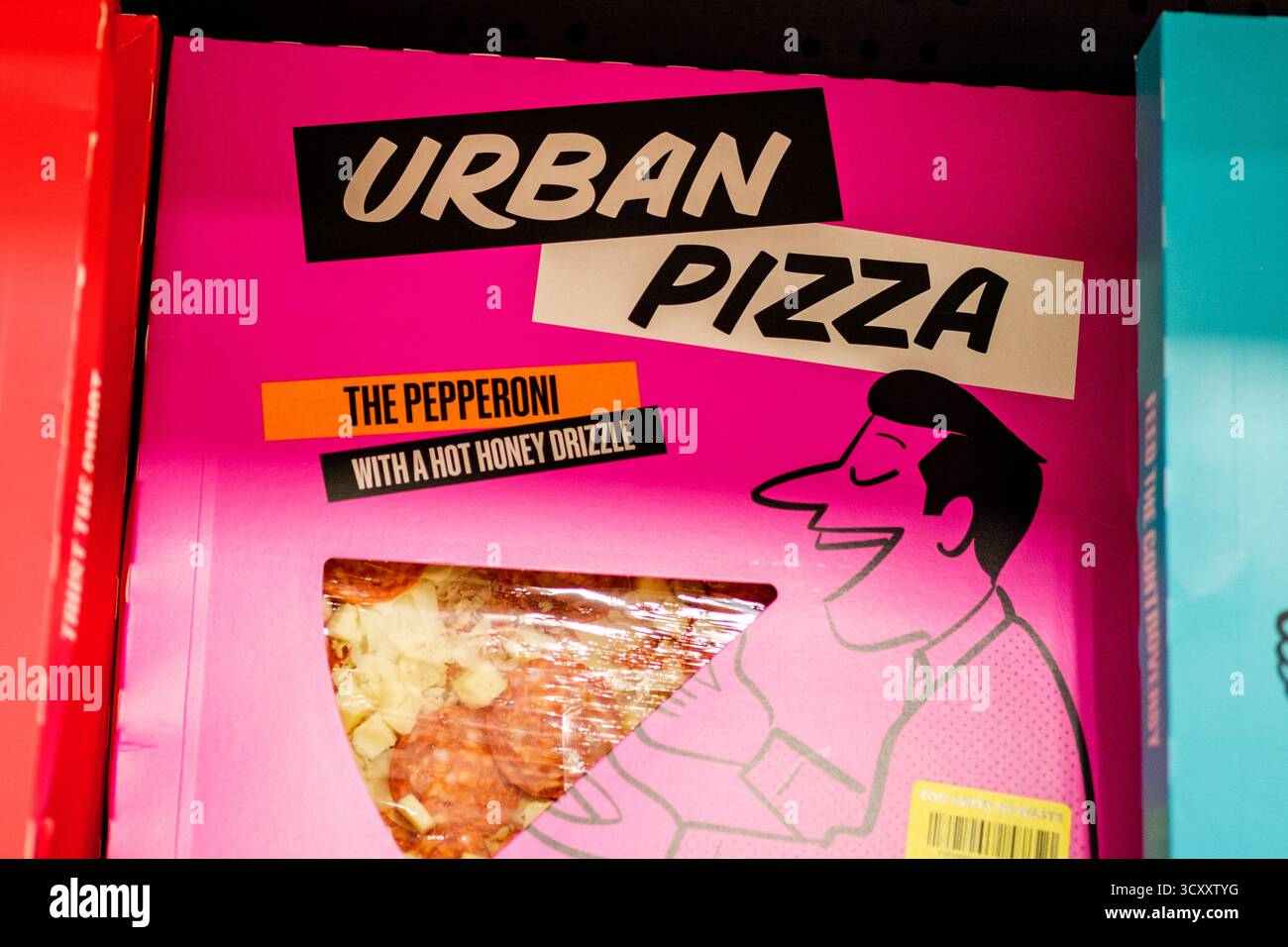 London UK, 16. Oktober 2025, Urban Italian Style Spicy Pepperoni Pizza Stockfoto