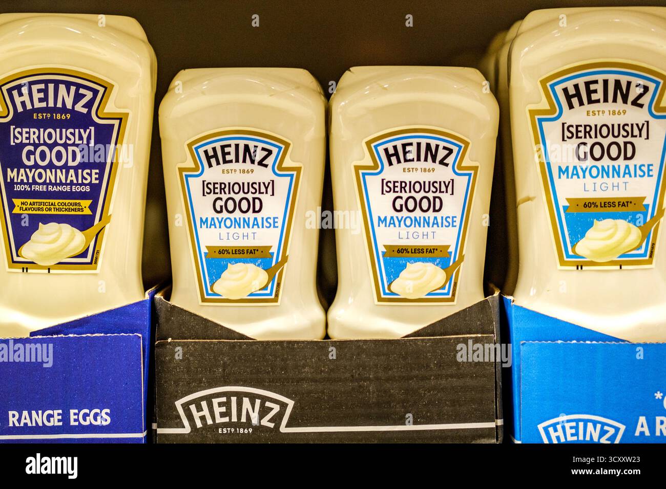 London UK, 16. Oktober 2025, Reihe von Heinz Light und traditionelle Mayonaise Stockfoto