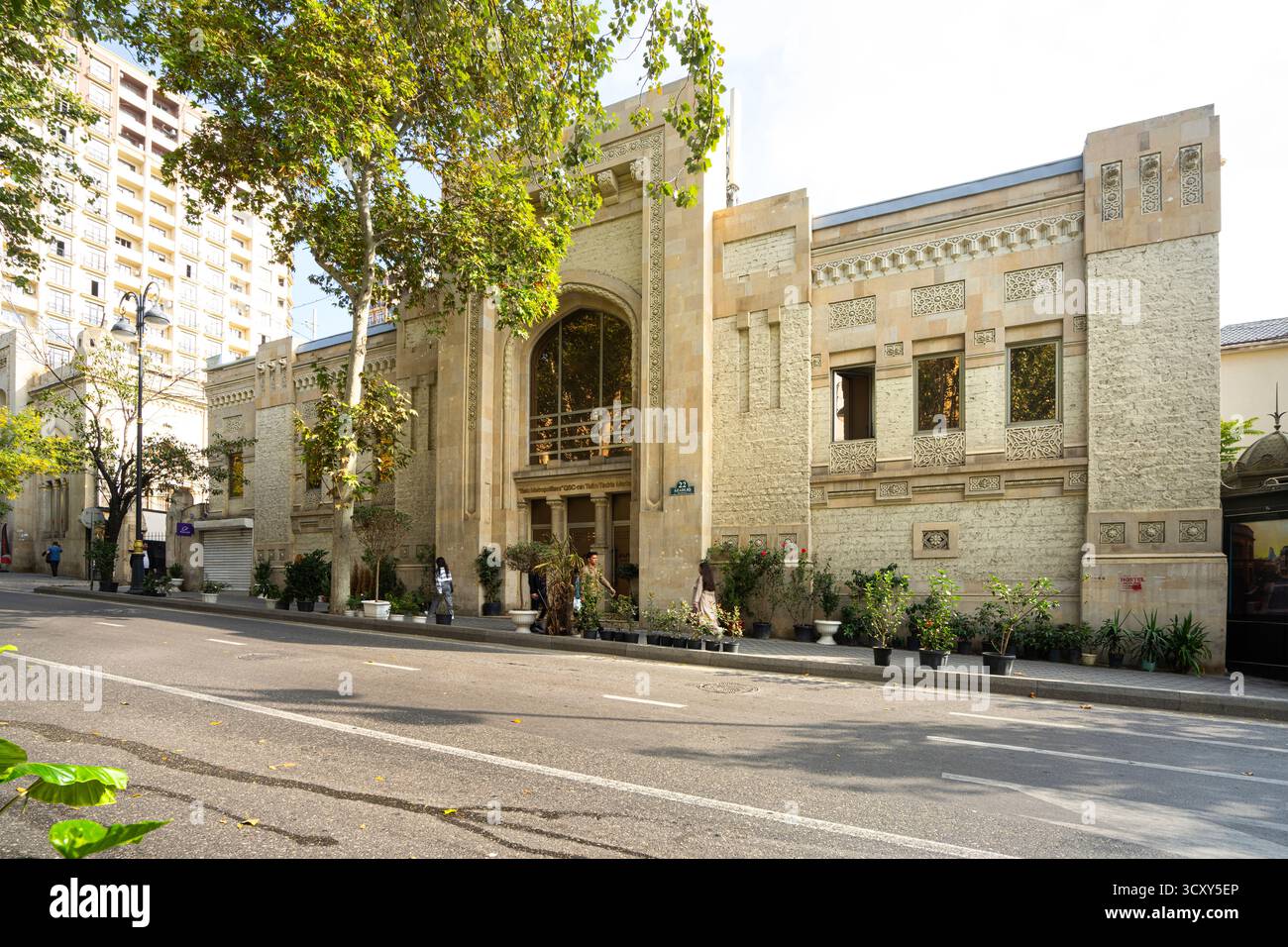 Baku, Aserbaidschan. oktober 2025. „Baku Metro“ CJSC Training and Education Center im Stadtzentrum Stockfoto Baku, Aserbaidschan. oktober 2025. „Baku Metro“ CJSC Training and Education Center im Stadtzentrum Stockfoto