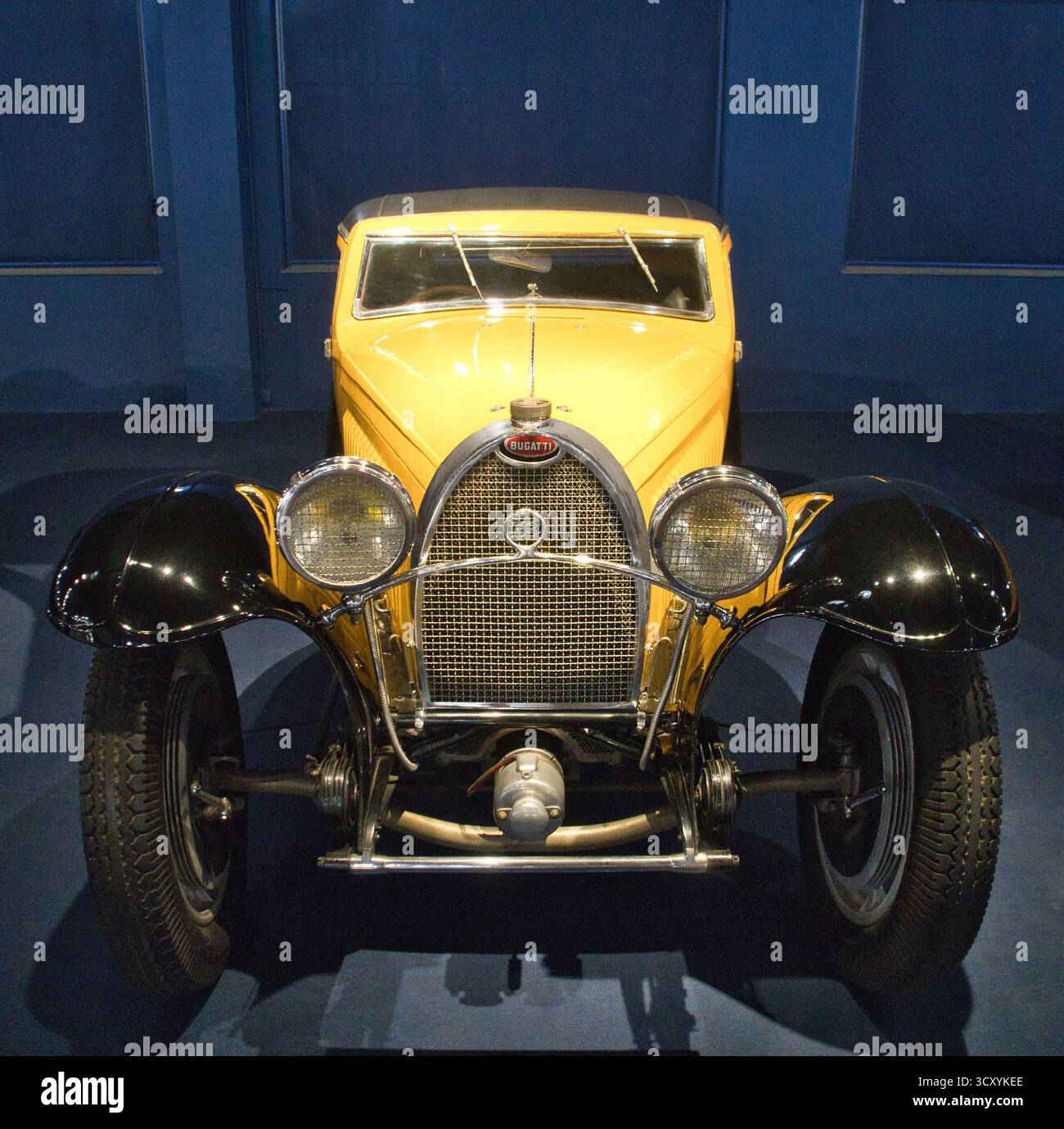 1933 Bugatti Coupe Typ 49 im National Automobile Museum, Mulhouse, Elsass, Frankreich Stockfoto