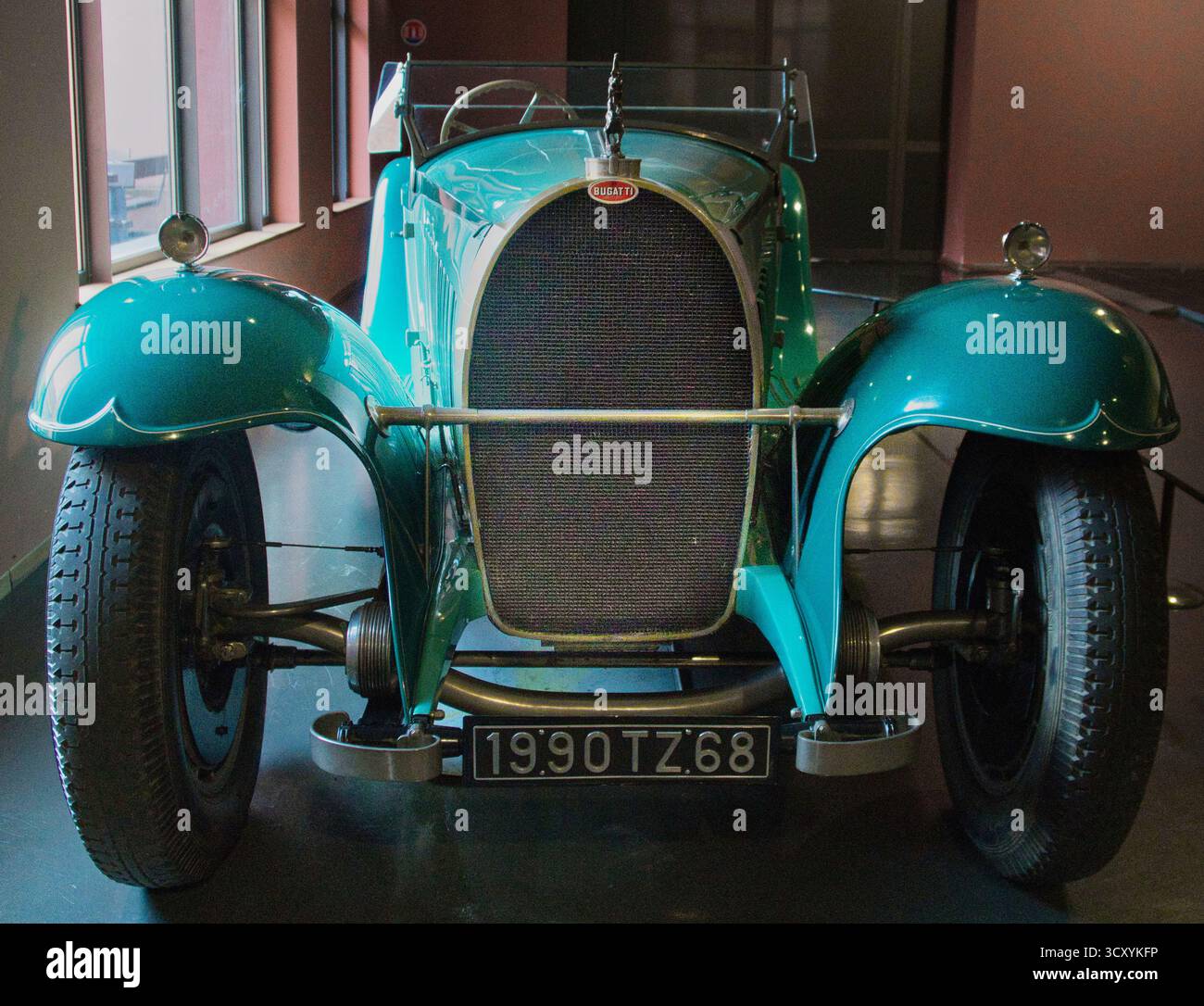 Replik Bugatti Royale Esders Roadster Type 41 im National Automobile Museum, Mulhouse, Elsass, Frankreich Stockfoto
