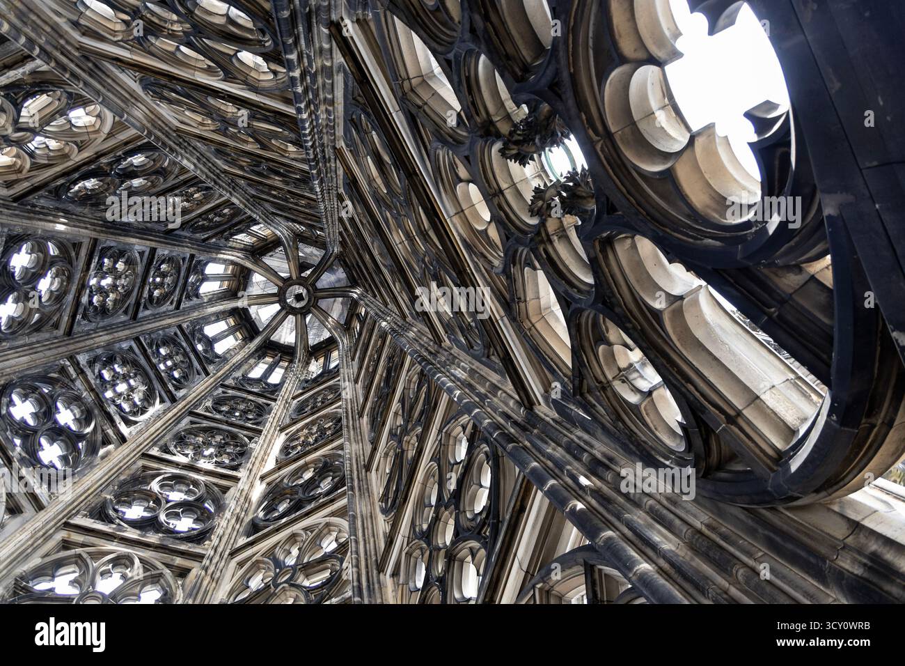 Im Inneren eines Turms des gotischen Colgone Doms, Köln, Deutschland Stockfoto