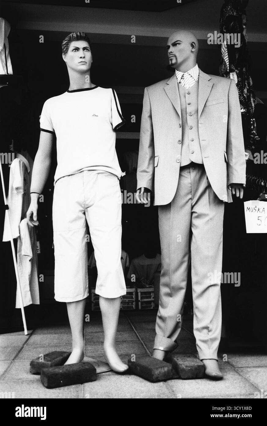 BIH, Bosnien, Brcko, 14.07.2005, Schaufensterpuppe in den Hallen des Duty-Free-Arizona-Market-Verkaufsgebiets östlich von Brcko, an der Grenze zu Kroatien und A Ser Stockfoto