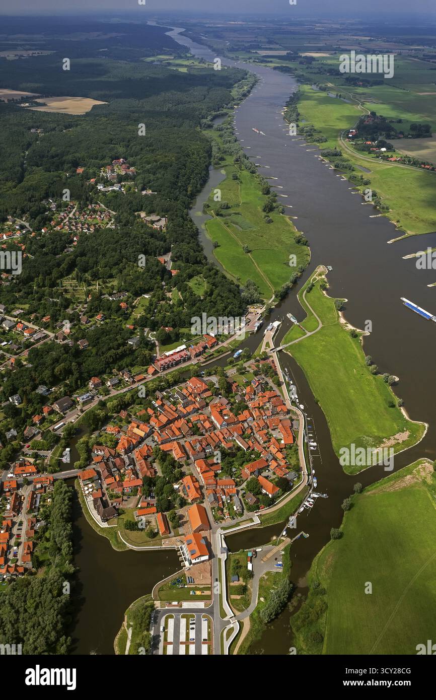 Altstadt von Hitzacker mit den Flüssen Jeetzel und Altjeetzel, Elbe, Elbufer, Hochwasserschutzbauten, Schleuse, Hitzacker (Elbe), Luechow-dann Stockfoto