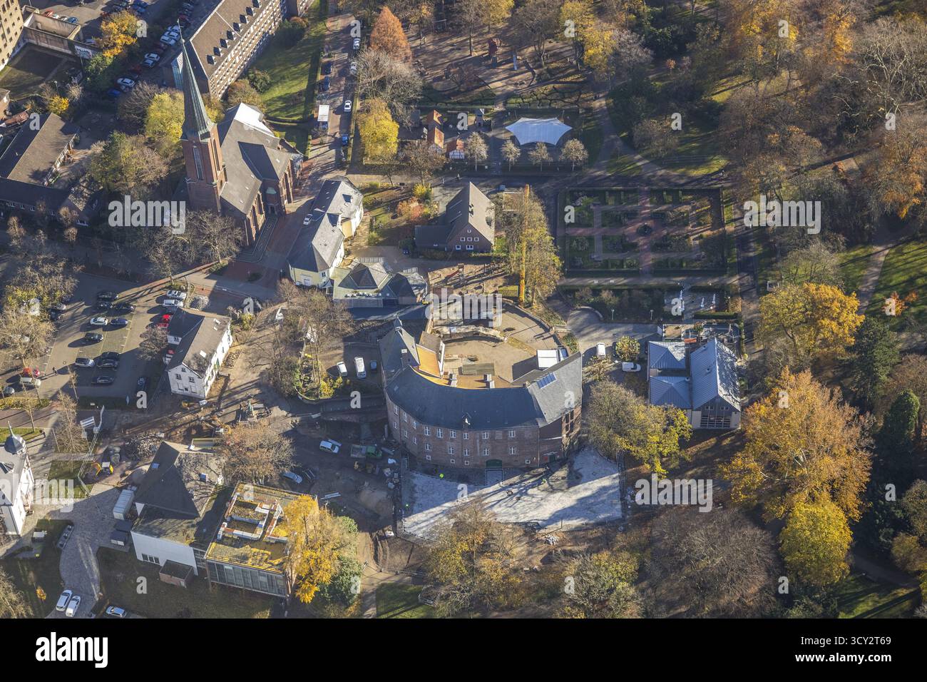 Luftaufnahme, Schloss Moers, katholische Kirche St. Joseph, Moers, Ruhrgebiet, Nordrhein-Westfalen, Deutschland, DE, Europa, Grafschafter Museum, Mano Stockfoto