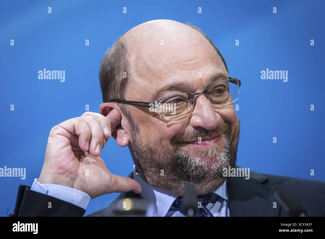 DEU Deutschland Deutschland Berlin SPD-Chef und Kanzlerkandidat Martin Schulz während einer wirtschaftspolitischen Pressekonferenz im Willy Brandt Hous Stockfoto